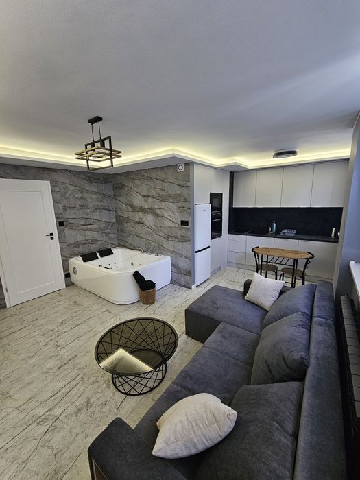 Apartament centrum  z Jacuzzi , prywatny parking,  klimatyzacja