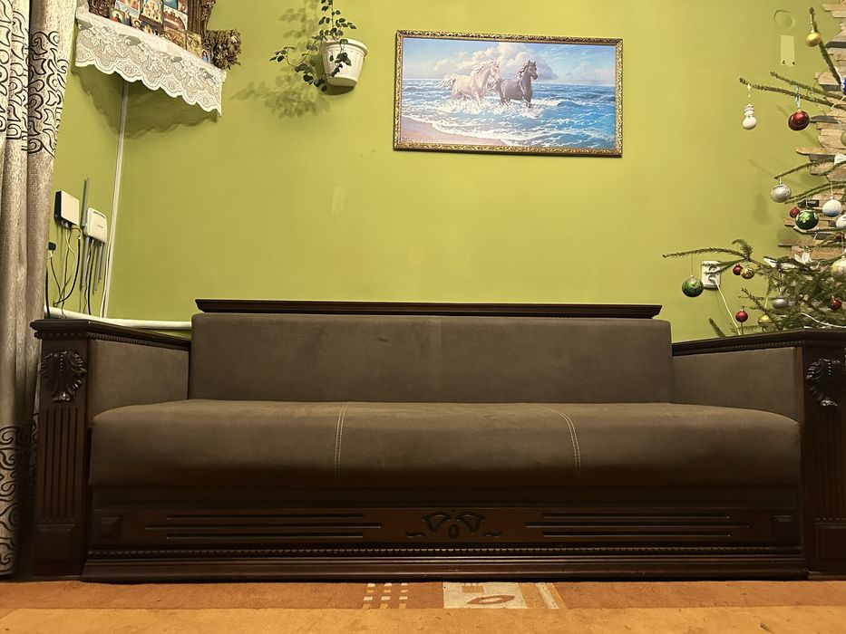 Продам диван,майже новий