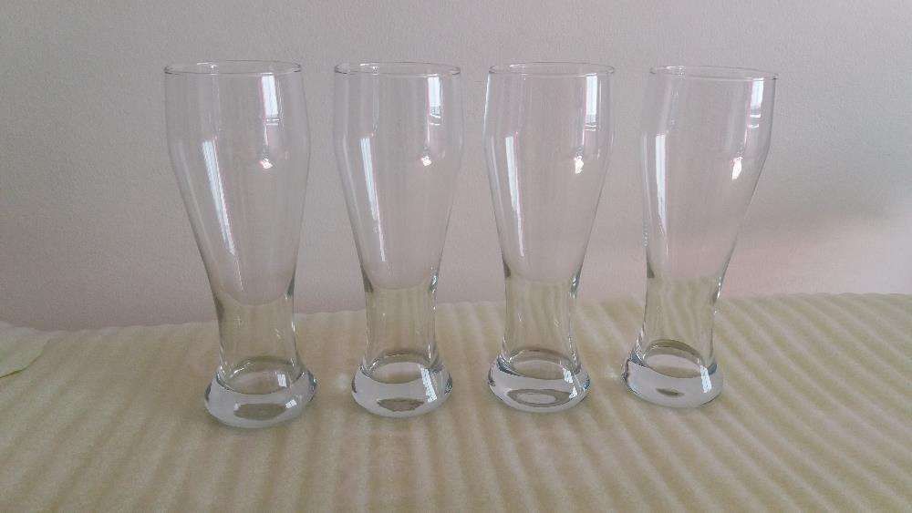 4 Copos novos de Cerveja de 50 ml.