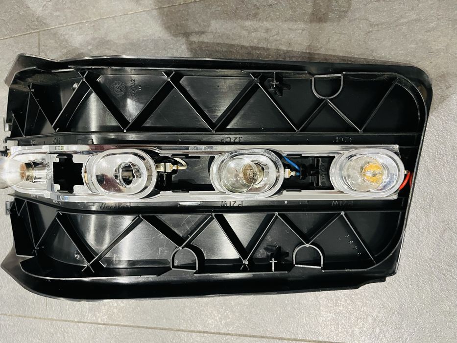 Lampa prawy, lewy tył sl500 R129