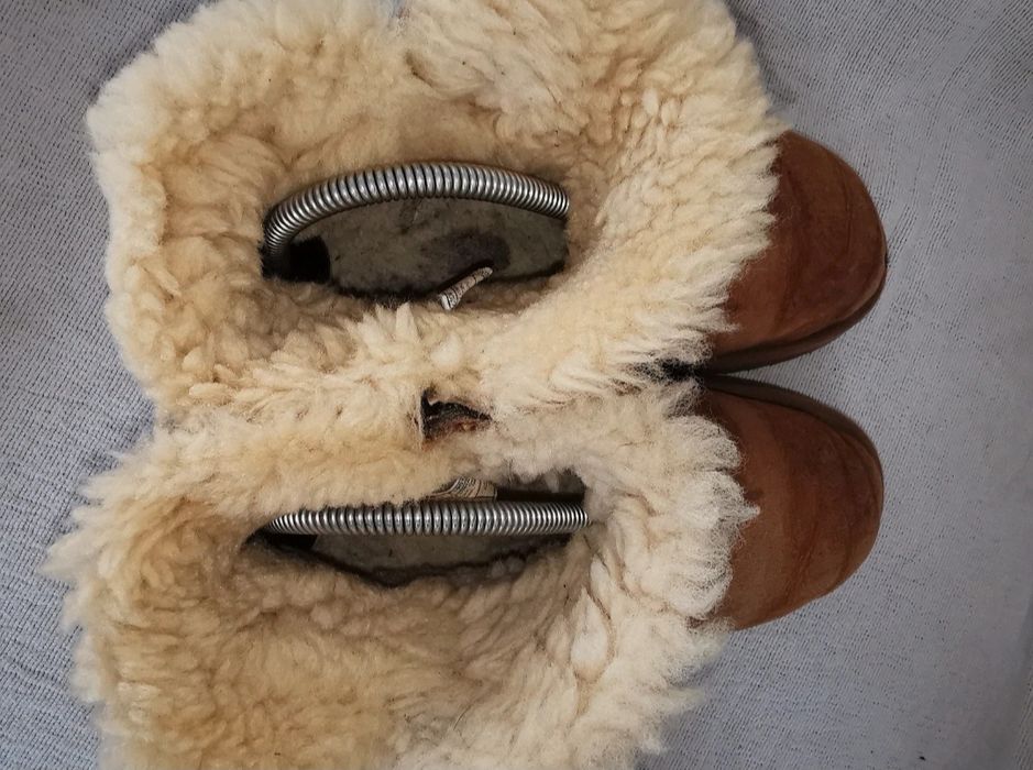 Ugg Australia Mini Bailey Button saszki śniegowce 37