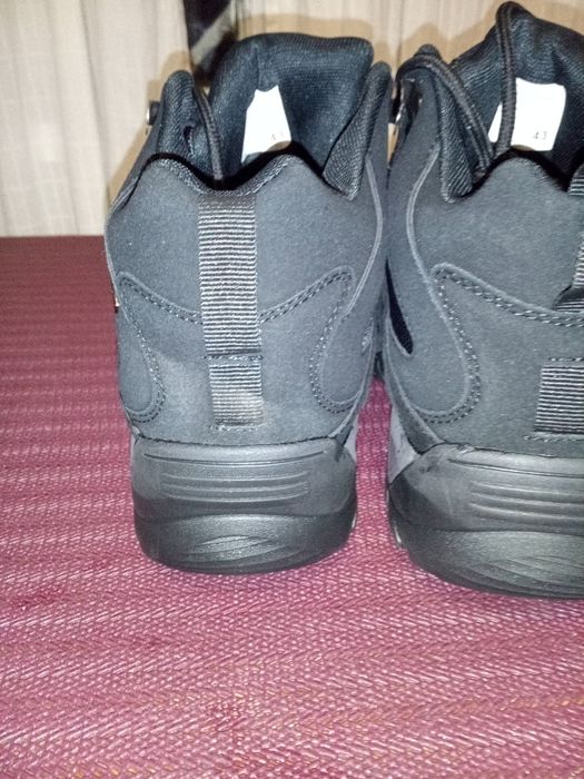 Чоловічі трекінгові черевики