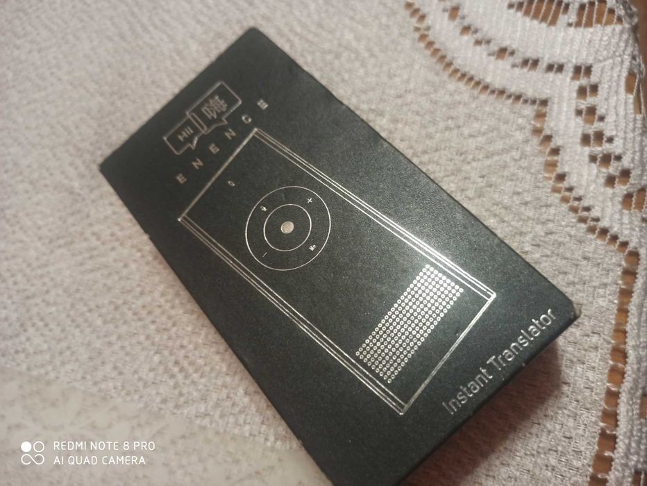 Enence Instant Translator, kieszonkowy tłumacz elektroniczny.