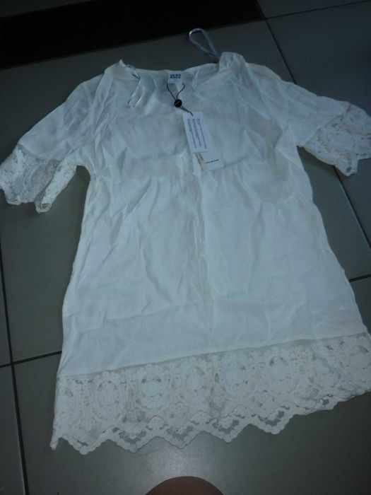 Vero Moda bluzka z piękną gipiurą nowa