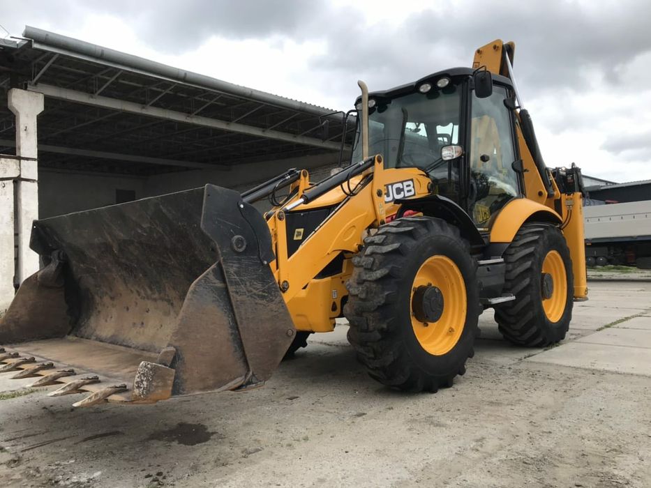 Екскаватори, вантажні автомобілі,бетононасос, самоскіди
