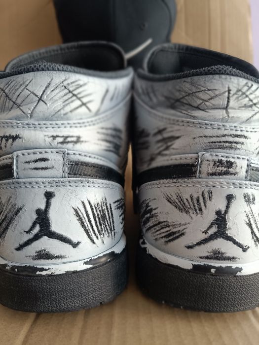 Buty  Nike Jordan 1 mid mod
