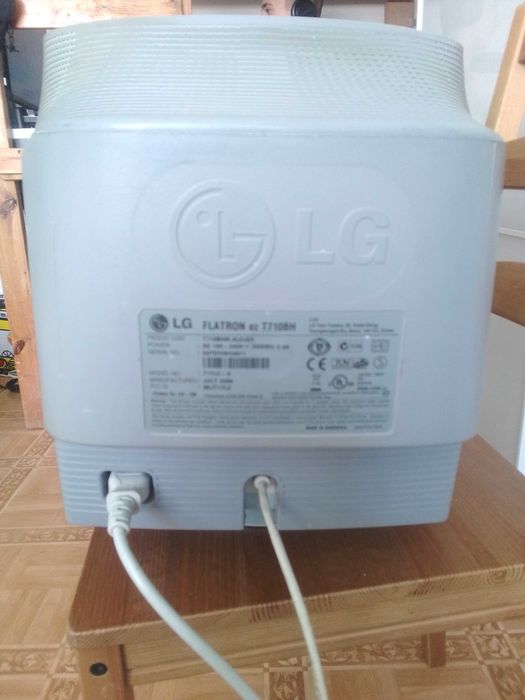 Monitor CRT  LG Flatron ez T710BH