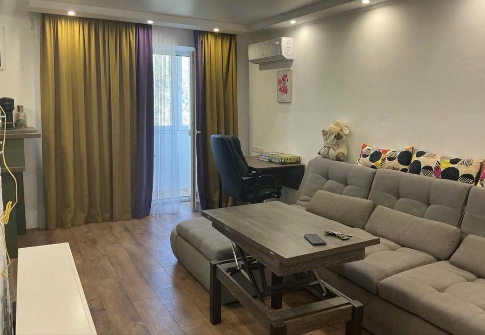 Продаж гарної 3 кімнатної квартири в центрі,  з новим ремонтом.