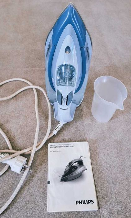 Потужна та якісна праска Philips Azure GC 4851