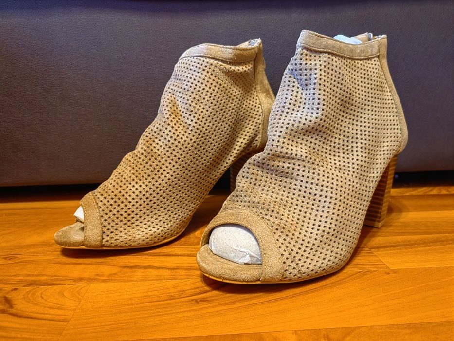 Nowe botki marki Bellucci, rozm. 41.