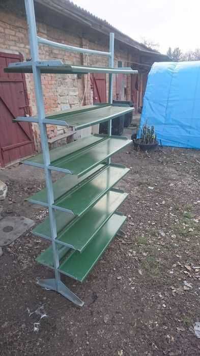 Стелажі вітринні сталеві