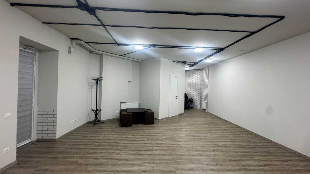 Продаж комерції 56 м² біля Центрального парку, вул. Університетська