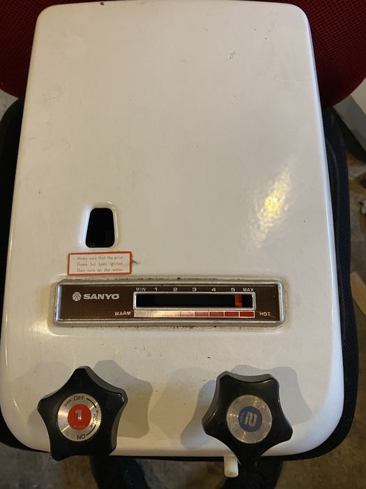 Vendo esquentador pequeno antigo novo nunca usado
