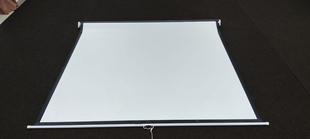 Екран проекційний Elite Screens