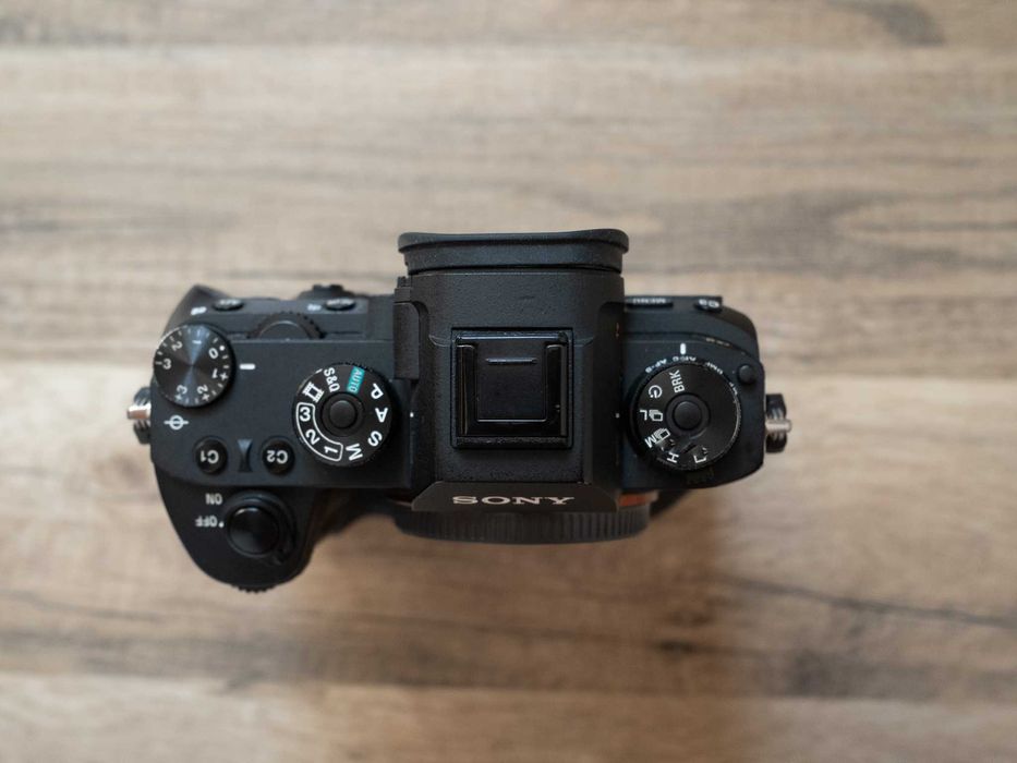 Câmera Sony A9 I + Grip Neewer