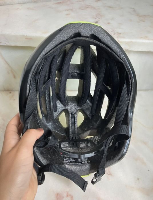 Capacete abus amarelo flurescente