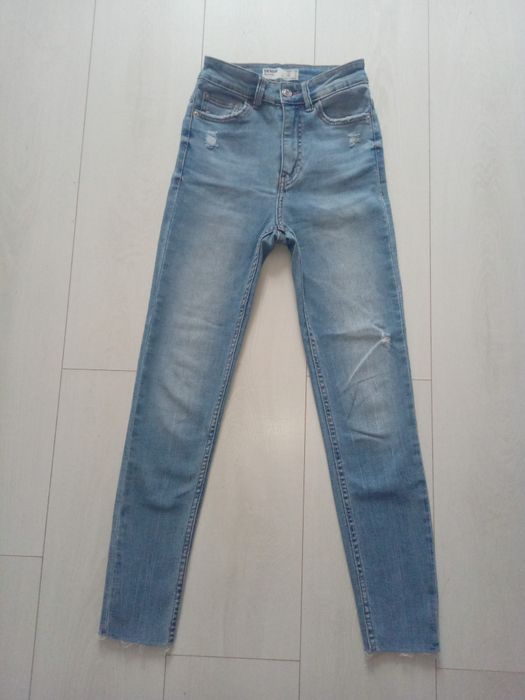 Новые джинсы Bershka, S
