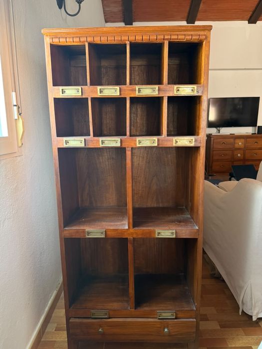 Movel estante escura 1,40x60x30