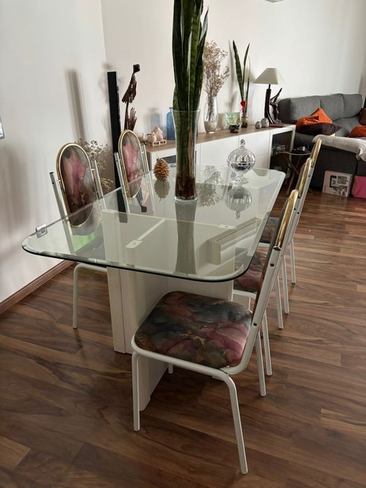 Mesa em vidro biselado