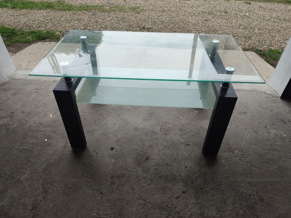 Ława stolik ze szklanym blatem