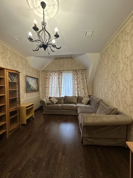 Оренда котеджу в Канадському селищі на 8 сотках