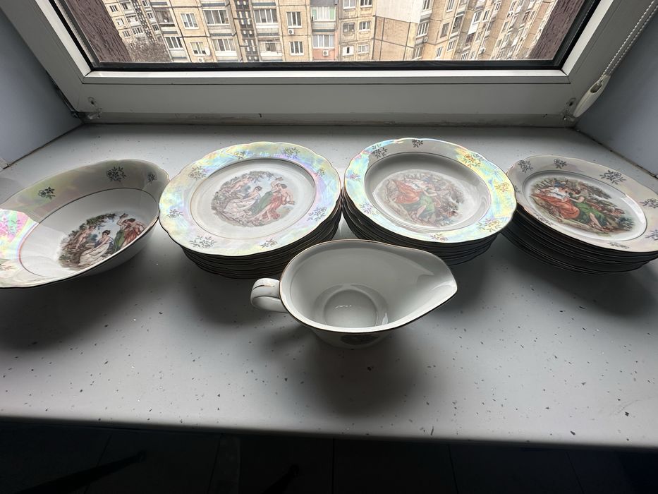 Набор  тарелок Мадонна