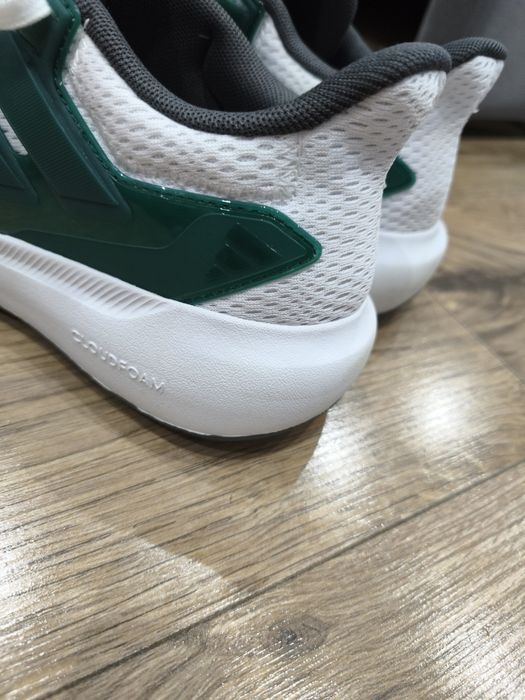 Buty z siatki marki Adidas r 40.5, adidasy
