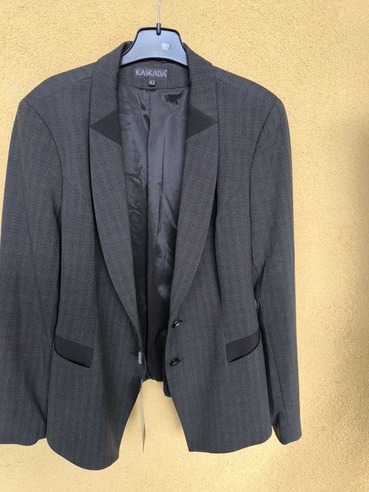 Elegancka marynarka marki Kaskada grafitowa rozmiar 42