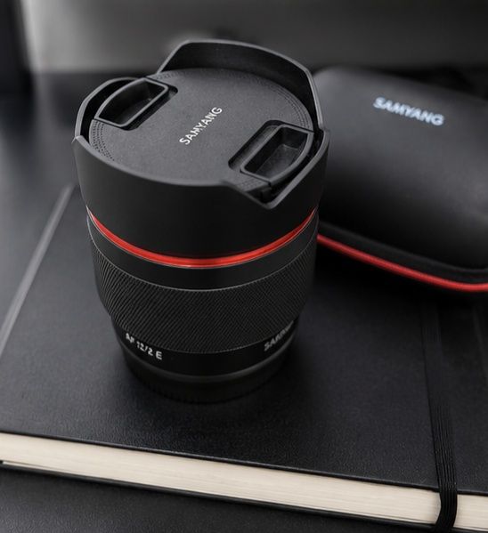 Samyang AF 12 mm F2.0 E para Sony E Mount