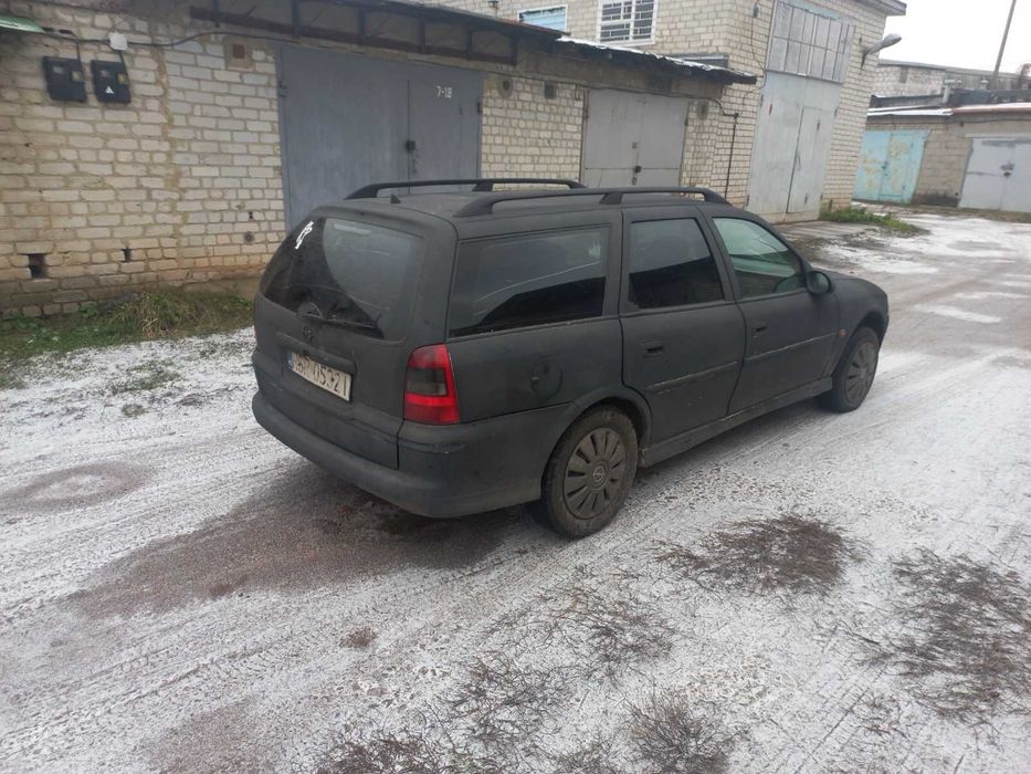 Продам Opel Vectra B,авто в хорошем состоянии,мотор коробка работает хорошо,ГБЦ после полного ремонта.ходовая перебраная,не гнилпя,по кузову вся целая днище короба все ок.цена 1500 у.е без торга