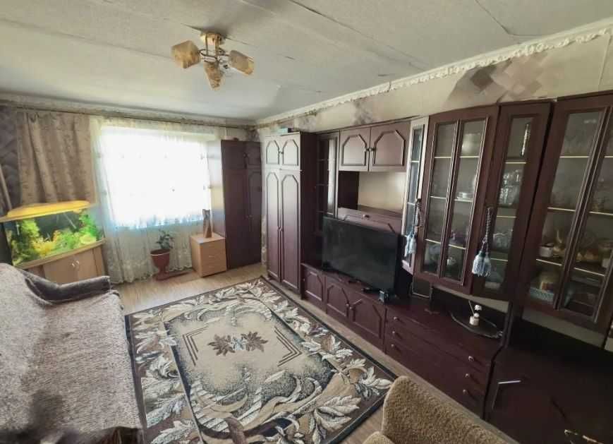 1 кім в ЦЕГЛІ та СЕРЕДНІЙ поверх СЛОБОЖАНСЬКИЙ (Газети Правда)(714782)