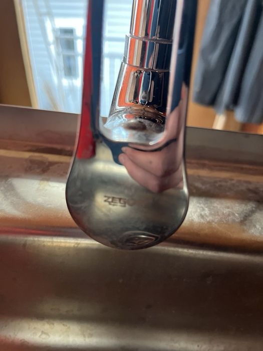 Кухонна тумба з мийкою та краном