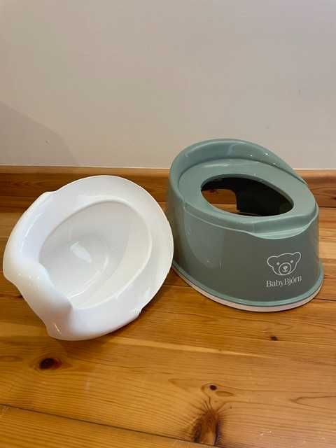 Bacio BabyBjörn Smart Potty verde e branco