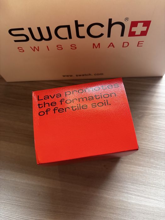 Годинник Omega x Swatch Moonwatch Lava