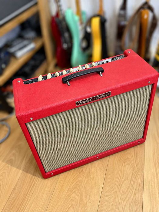 Fender Hot Rod Deluxe Texas Red Limited Edition 40W + footswitch