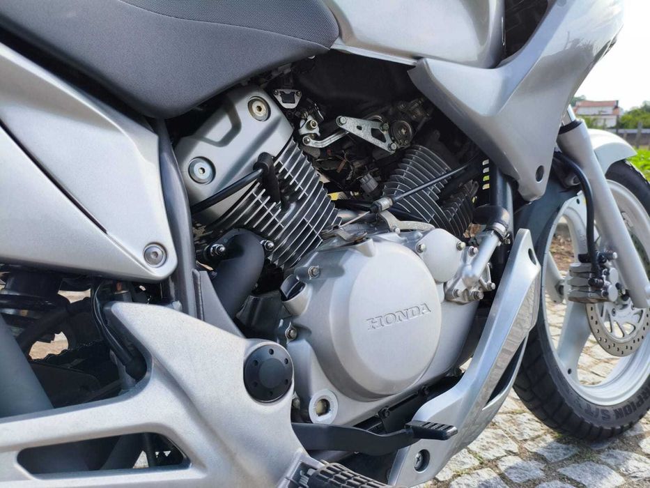 Honda Varadero 125 XL (2010) – Estado de Coleção – 17.163km