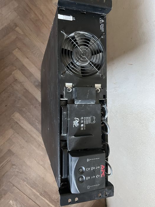 Безперебійник apc surtd3000xl