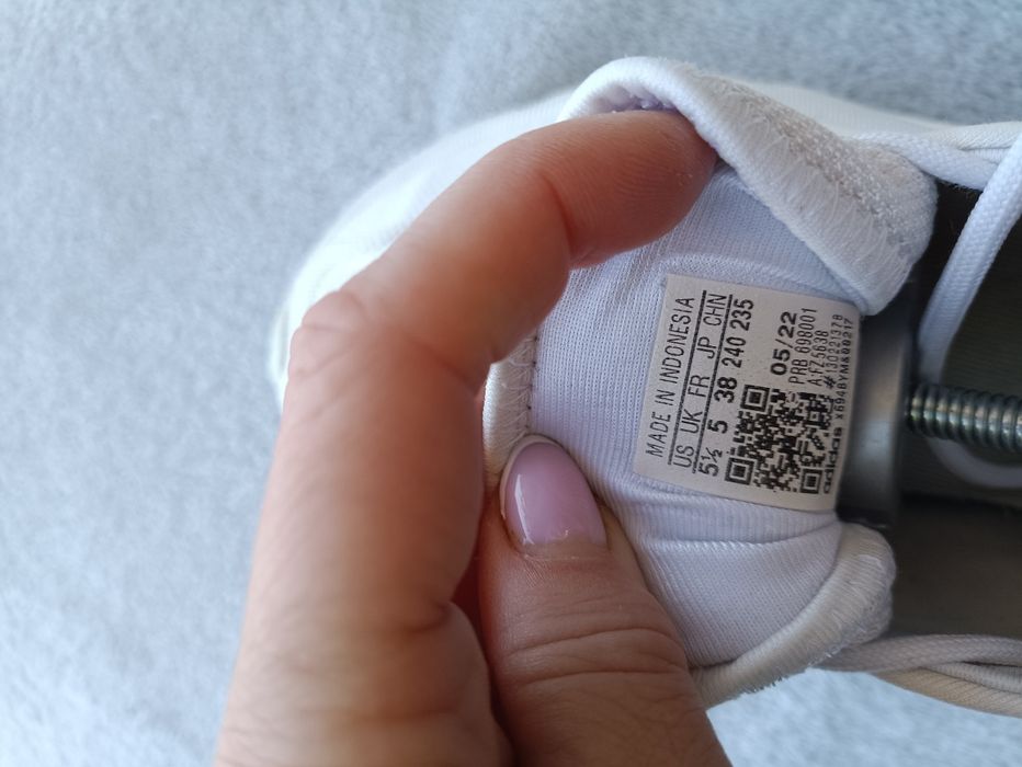 Женские кроссовки беговые Adidas р37