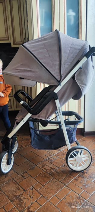 Візочок дитячий міцний