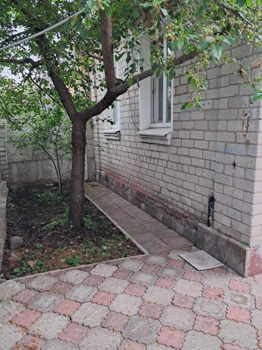 Продам 1/2 дома на Салтовке в районе парка Победы.