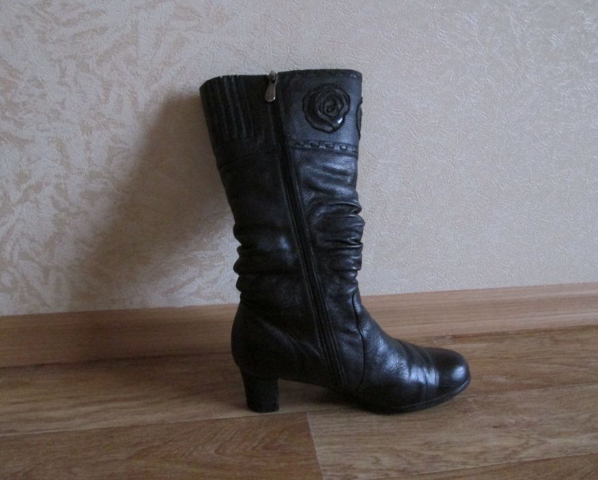 Шкіряні чоботи р.38