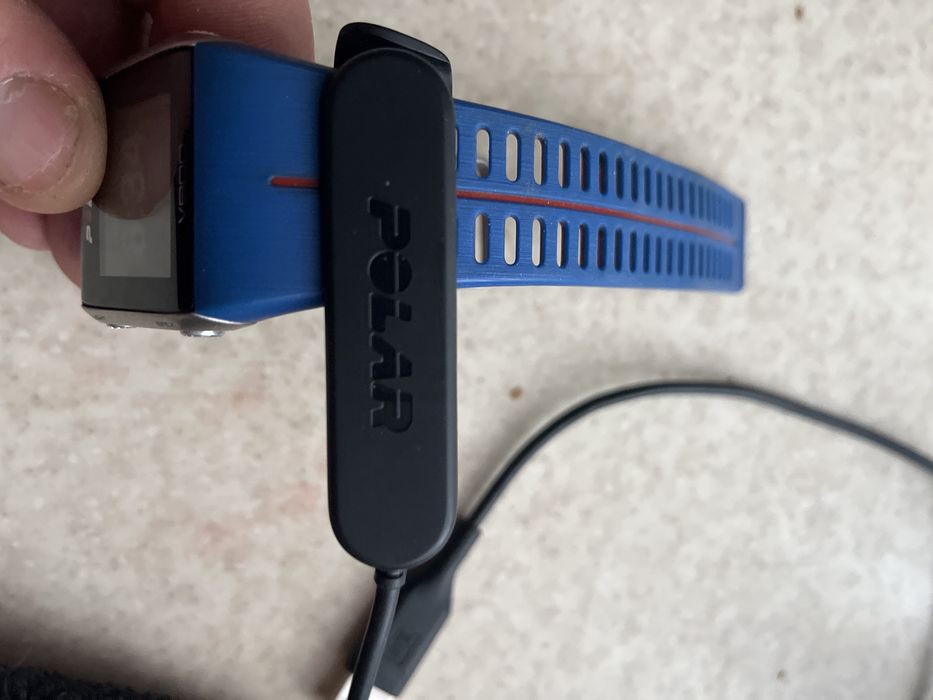 Часы POLAR V800.