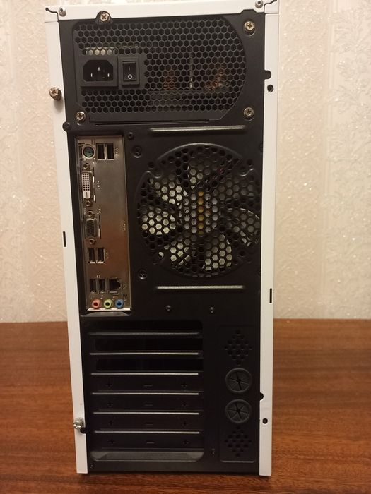 ПК комп'ютер ігровий Системний блок на базі AMD A8-7600