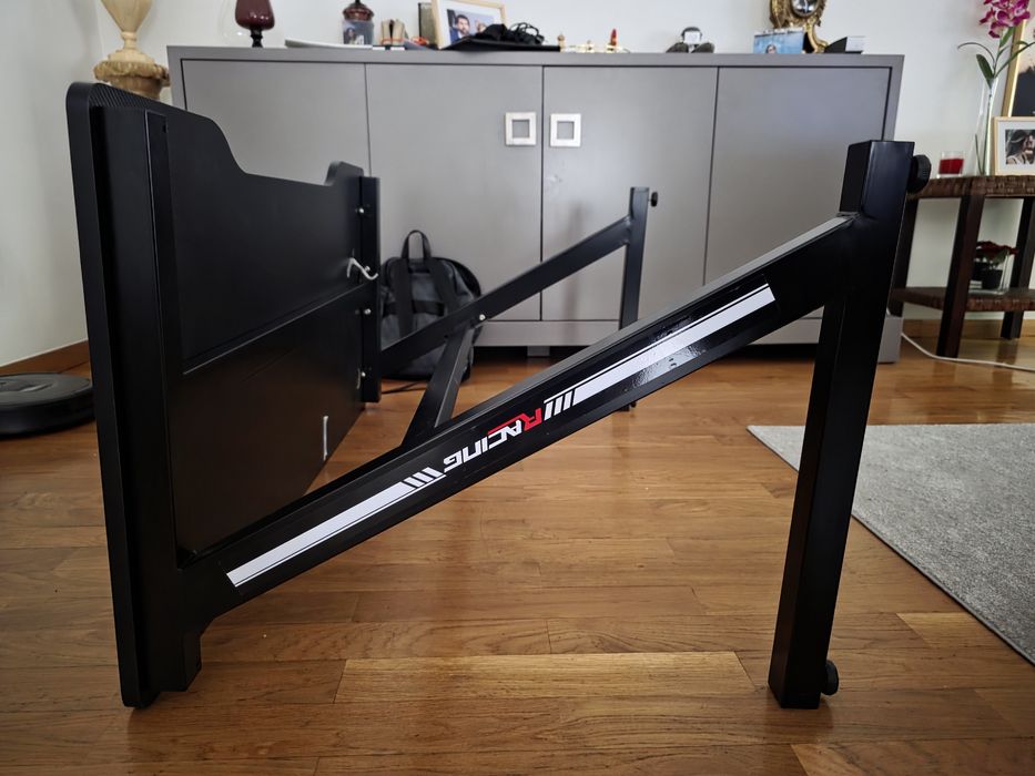 Mesa secretária preta