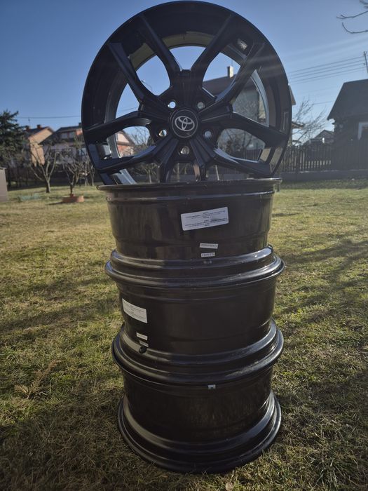 Felgi Aluminiowe 17'' 5x114,3 Carbonado Soul BG