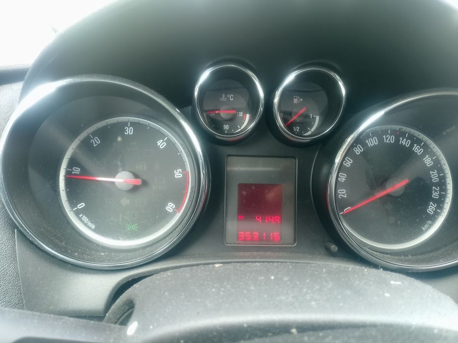 Opel  Astra  J 1.7 CDTI