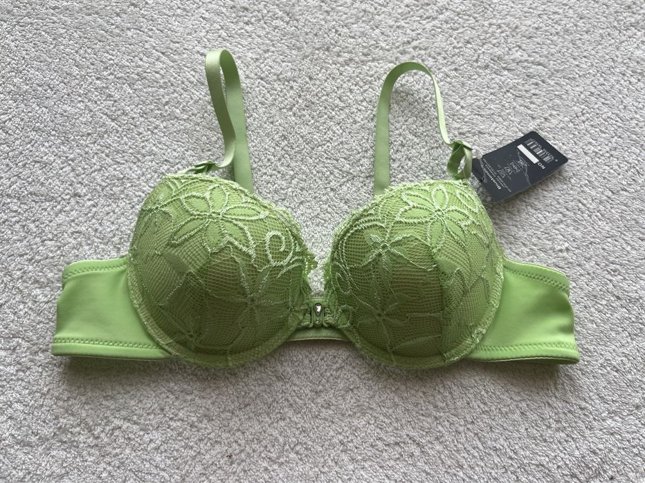 NOWY biustonosz młodzieżowy  na A