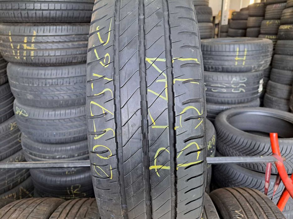 Opona 205/75/16 c Michelin Agilis 3