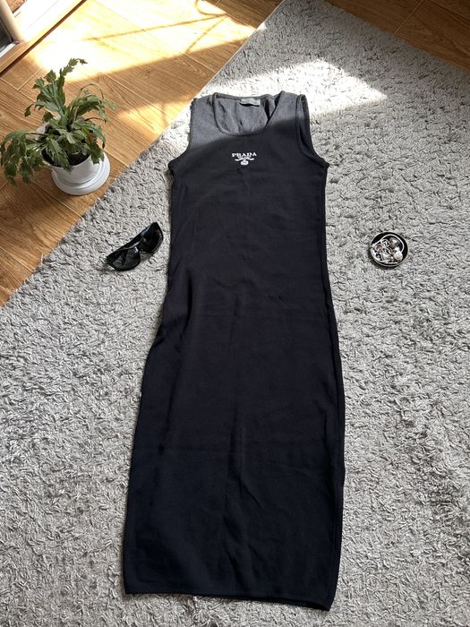 сукня prada