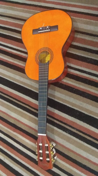 Guitarra clássica criança